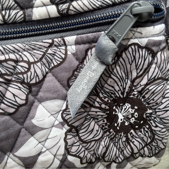 NWOT Vera Bradley Floral Quilted Duffle Bag - Picture 4 of 7